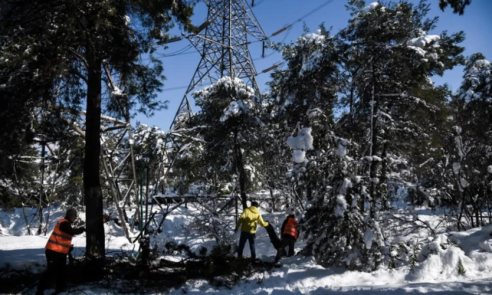 Αττική: Για τέταρτη ημέρα χωρίς φως 4.000 νοικοκυριά στα βόρεια προάστια